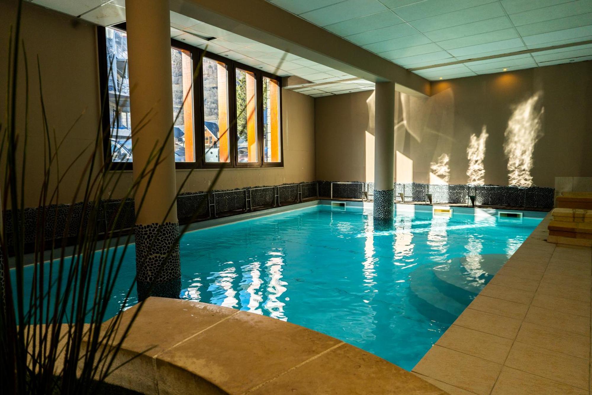 Sejour Spa Inclus Au Centre De St Lary 생라리술랑 외부 사진